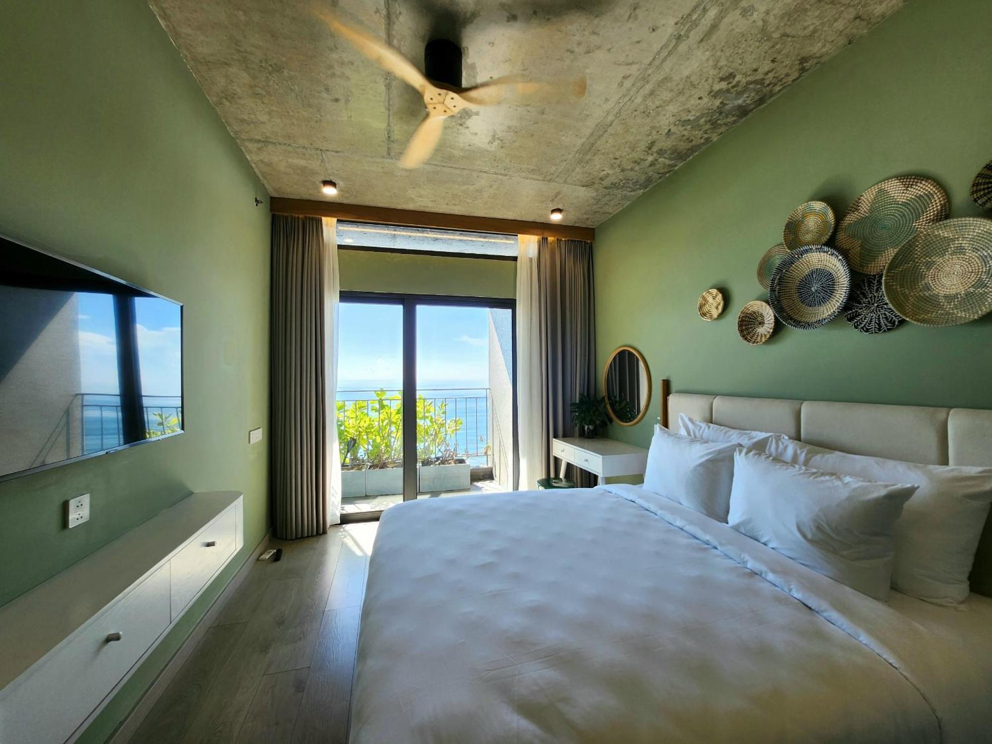 Leaf Beachfront Hotel Da Nang Exterior photo