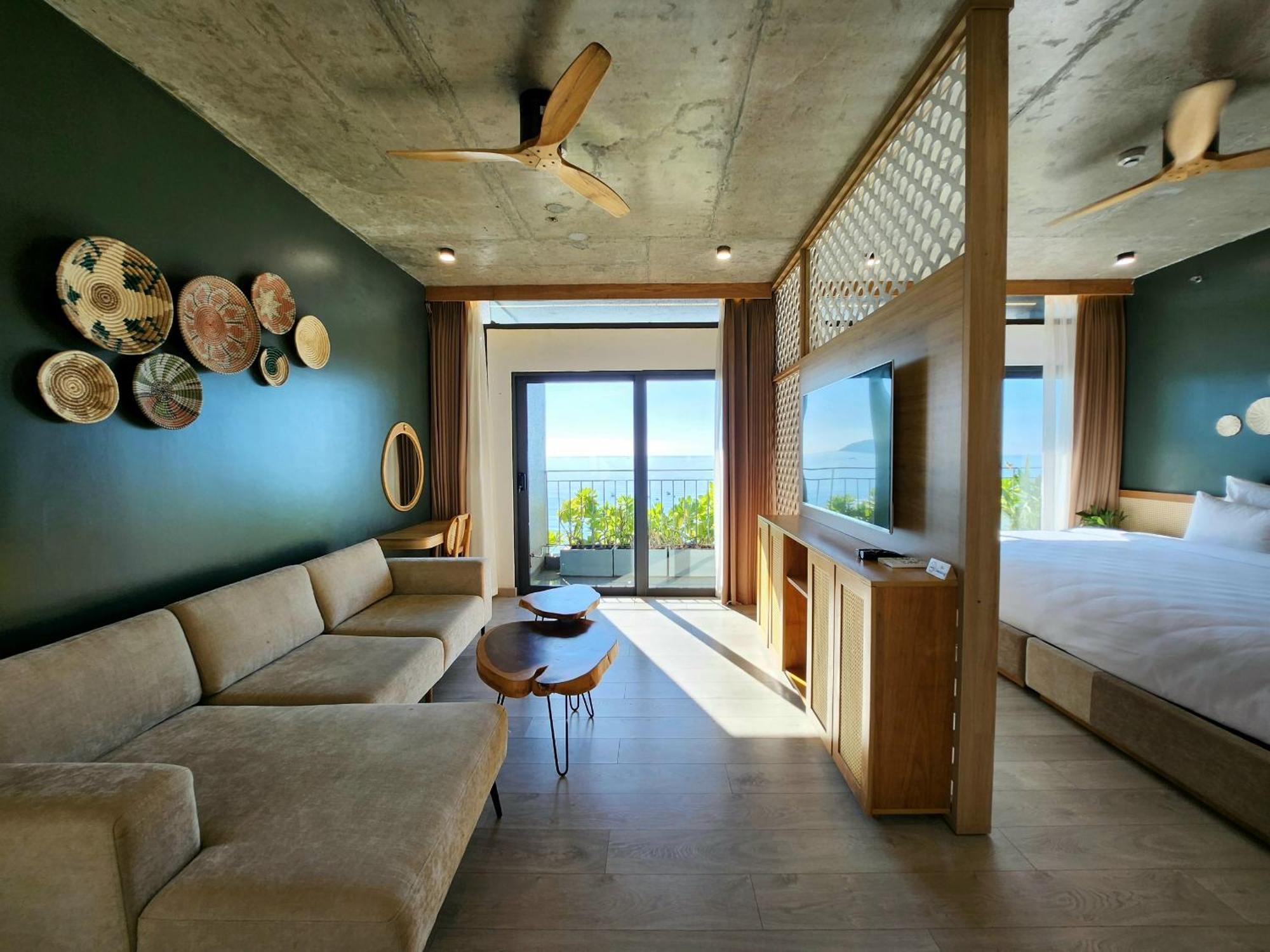 Leaf Beachfront Hotel Da Nang Exterior photo
