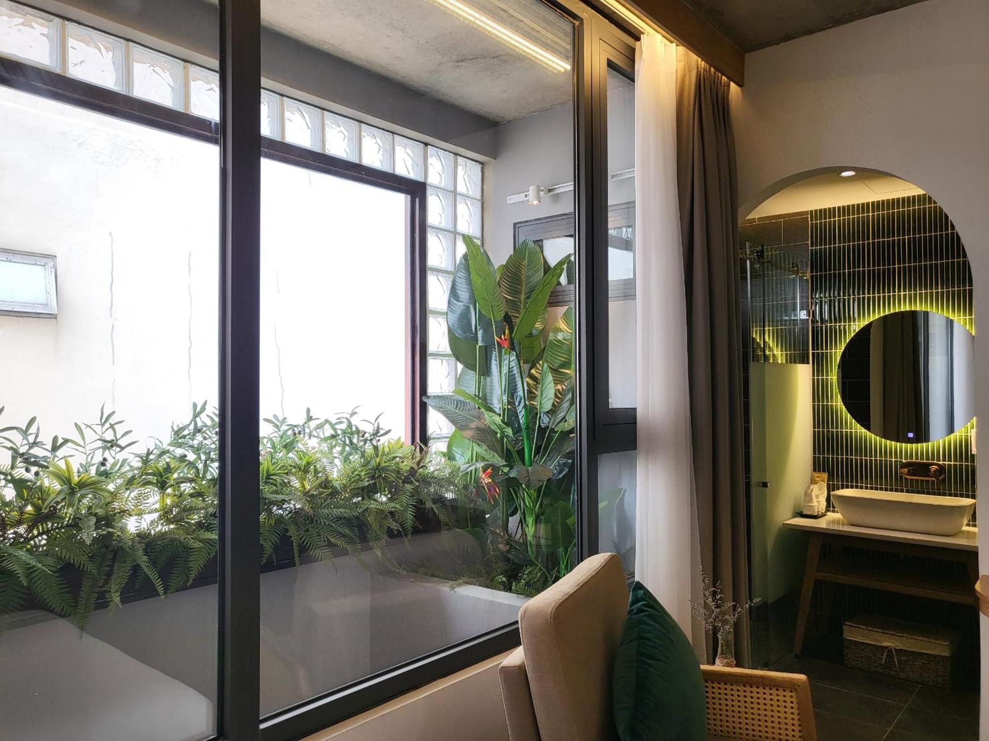 Leaf Beachfront Hotel Da Nang Exterior photo